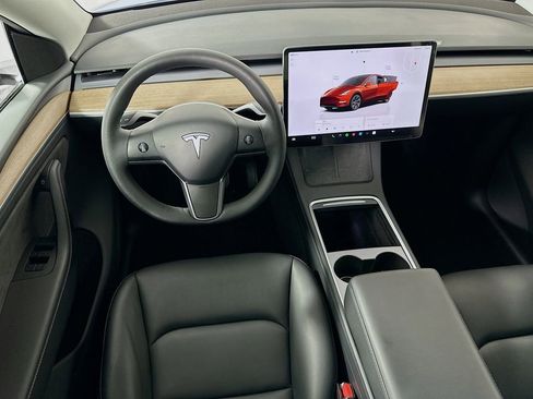 Used 2025 Tesla Model Y Long Range RWD image 22