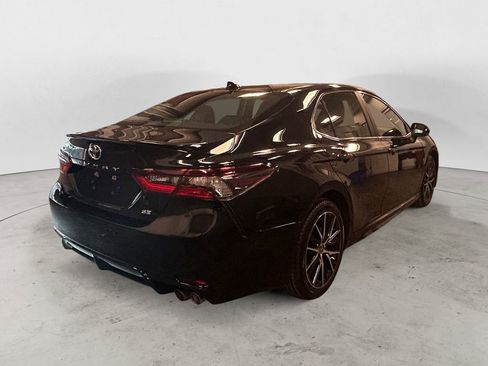 Used 2023 Toyota Camry SE image 5