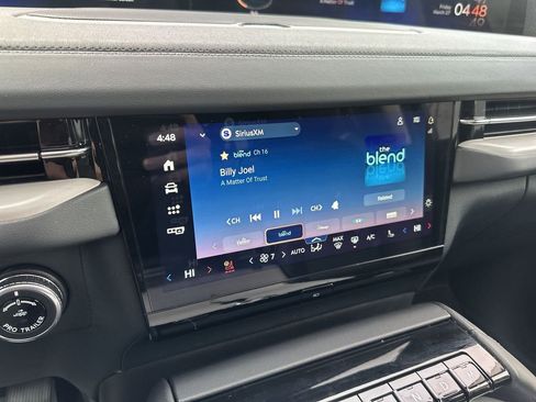 New 2025 Lincoln Navigator L Reserve AWD/4WD image 16