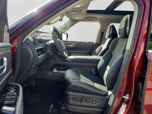 New 2025 INFINITI QX80 Sensory image 7