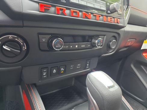 New 2026 Nissan Frontier PRO-4X w/ Tow Package AWD/4WD image 27