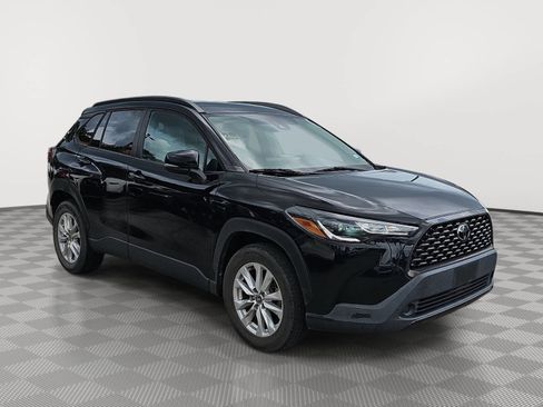 Used 2022 Toyota Corolla Cross LE FWD image 2