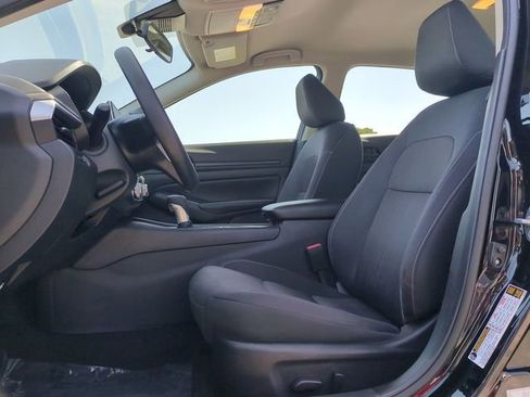 Used 2025 Nissan Altima 2.5 SV FWD image 21