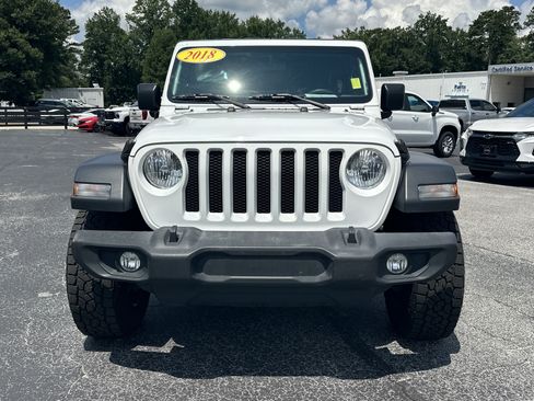 Used 2018 Jeep Wrangler Unlimited Sport AWD/4WD image 3