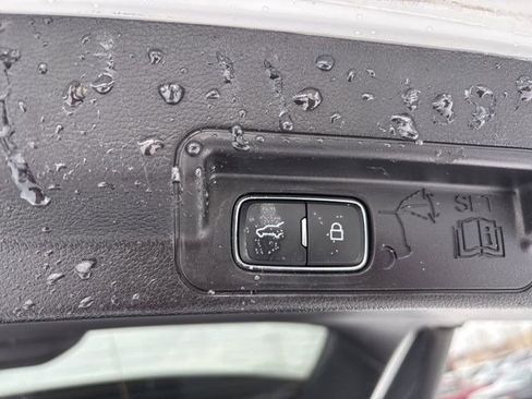 Used 2021 Ford Explorer XLT w/ XLT Sport Appearance Package image 38