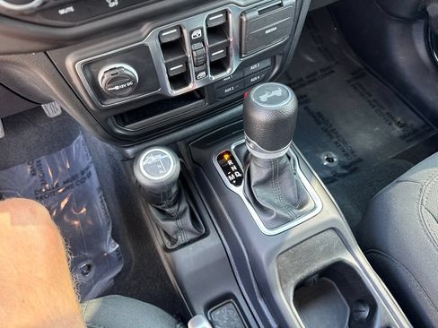 Used 2023 Jeep Wrangler Unlimited Sport AWD/4WD image 22