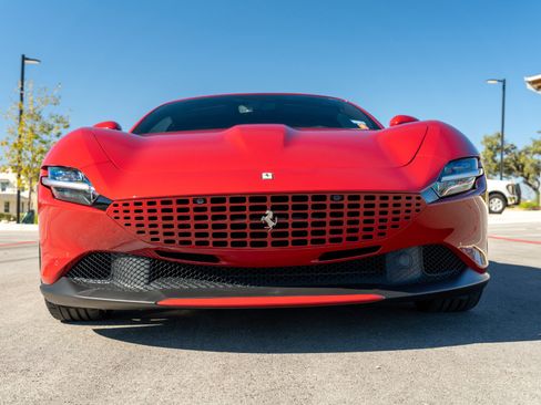 Used 2022 Ferrari Roma RWD image 36