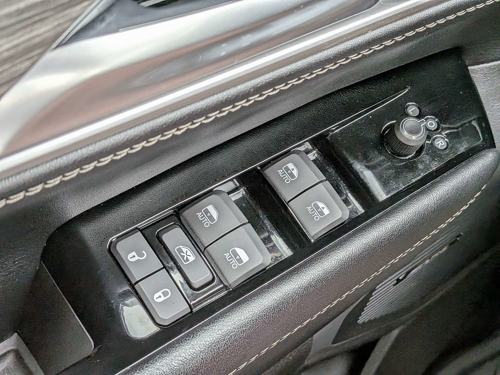 Used 2024 Jeep Wagoneer L Series II w/ Flexible Seating Group RWD image 27