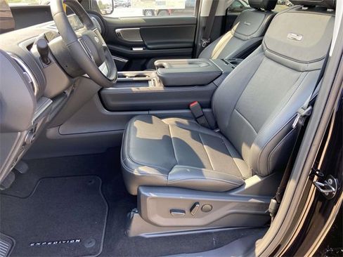 New 2025 Ford Expedition Max Platinum w/ Driver's Package image 13