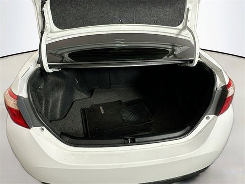 Used 2017 Toyota Corolla LE image 23