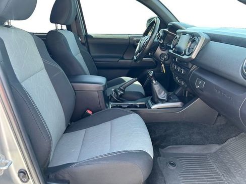 Certified 2022 Toyota Tacoma TRD Off-Road w/ Technology Package AWD/4WD image 16