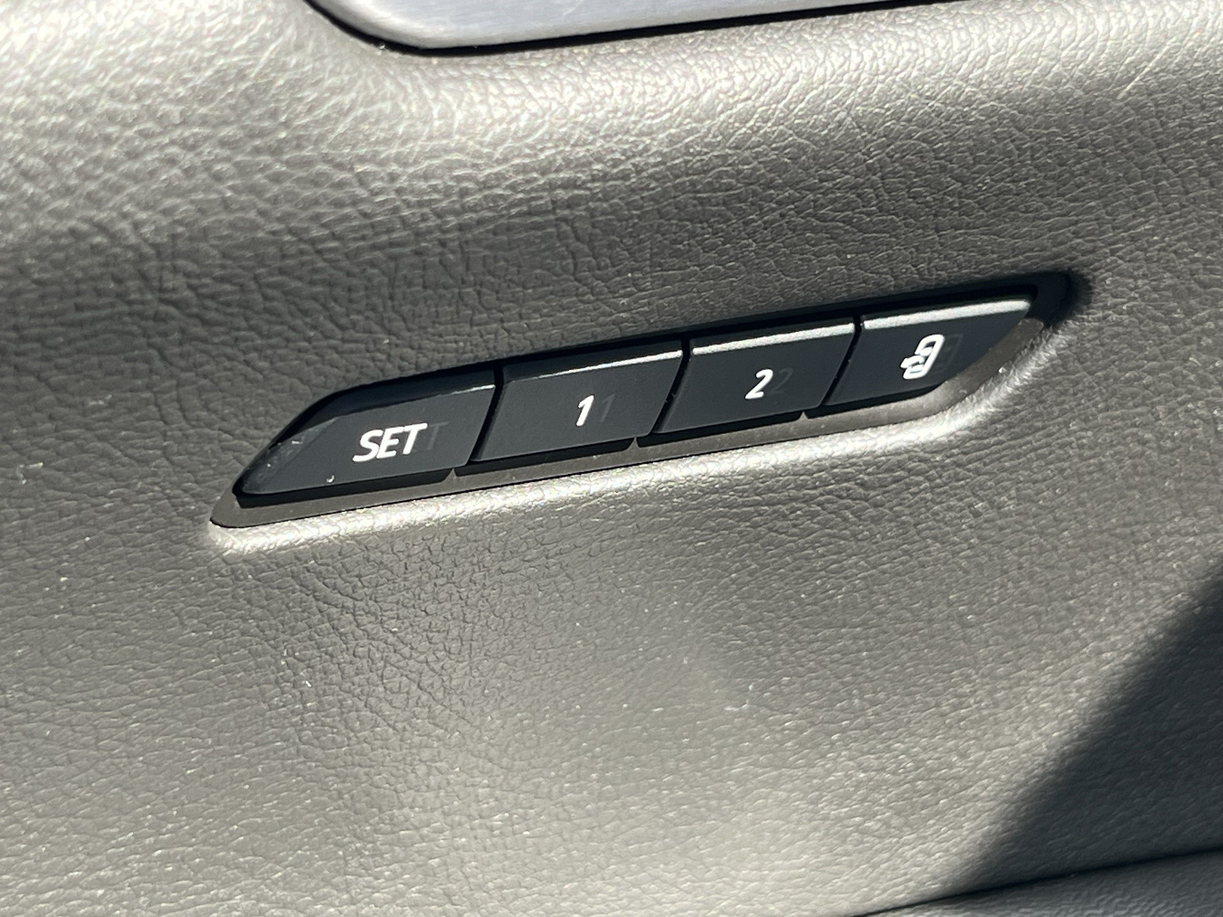 Used 2020 Cadillac XT6 Sport w/ LPO, Floor Liner Package AWD/4WD image 24