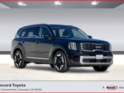 Used 2023 Kia Telluride S w/ S Sunroof Package