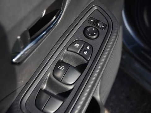 New 2025 Nissan Versa SV image 9