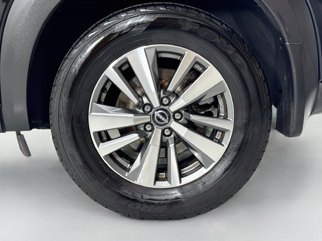 Used 2023 Nissan Pathfinder SL w/ Black Appearance Package AWD/4WD image 10