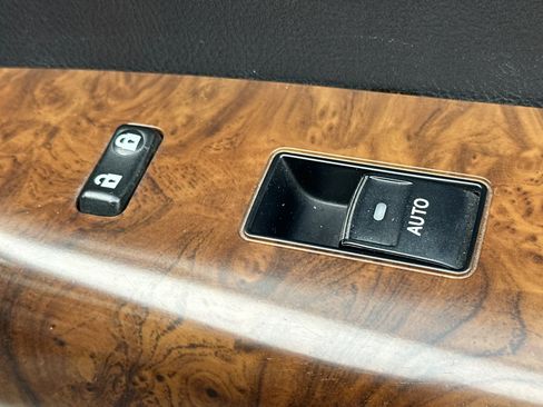 Used 2010 Toyota Tundra Limited image 21