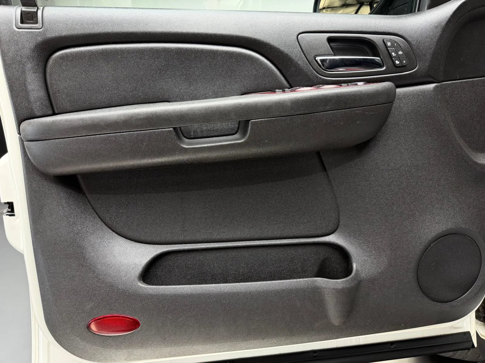 Used 2013 Chevrolet Avalanche LTZ RWD image 23