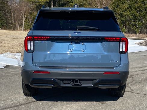 Certified 2025 Ford Explorer ST-Line image 5