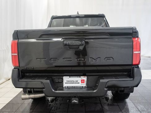 Used 2025 Toyota Tacoma TRD Off-Road AWD/4WD image 5