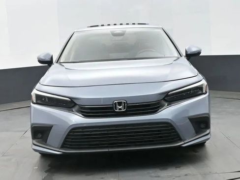 Used 2024 Honda Civic Touring image 3