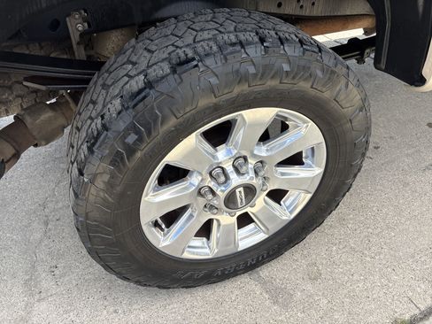 Used 2017 Ford F250 Platinum w/ Platinum Ultimate Package image 6