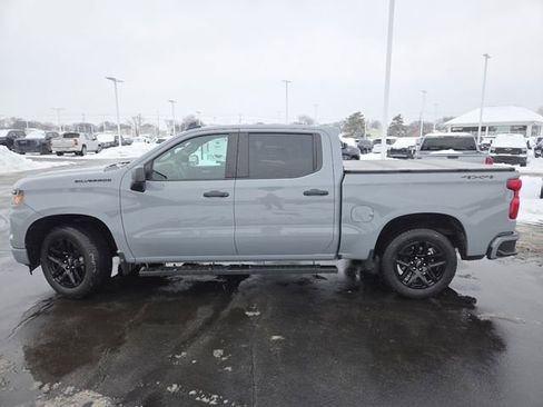 Used 2024 Chevrolet Silverado 1500 Custom w/ Dark Appearance Package image 21