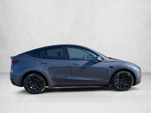 Used 2023 Tesla Model Y Long Range image 4