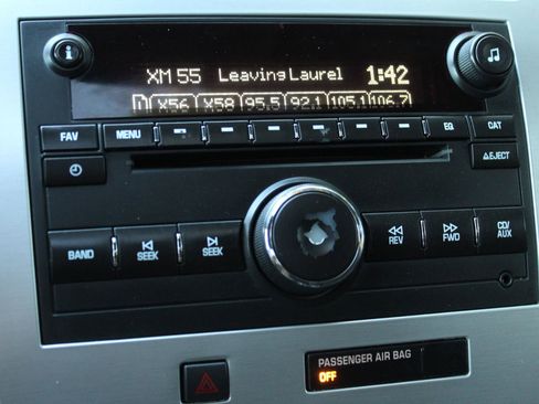 Used 2010 GMC Acadia SLE image 31