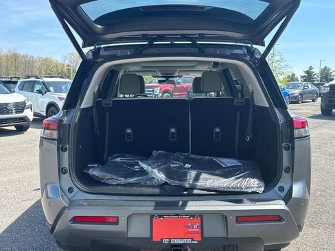 New 2026 Nissan Pathfinder SL w/ SL Premium Package AWD/4WD image 13