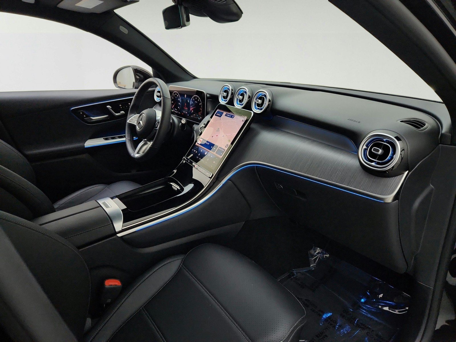 Certified 2025 Mercedes-Benz GLC 300 4MATIC image 27