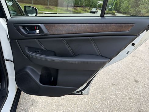 Used 2018 Subaru Outback 2.5i Limited AWD/4WD image 16
