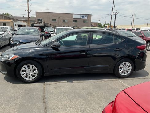 Used 2018 Hyundai Elantra SE FWD image 5
