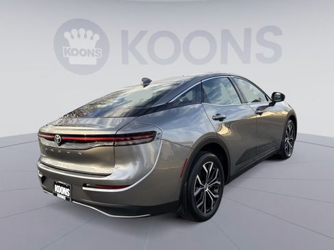 Used 2024 Toyota Crown XLE image 7