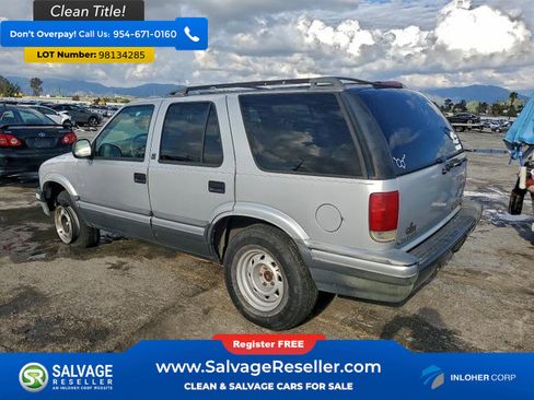 Used 1996 GMC Jimmy 2WD 4-Door image 3