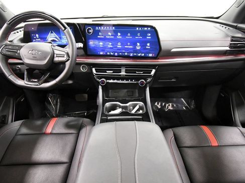 Used 2024 Chevrolet Traverse RS AWD/4WD image 3