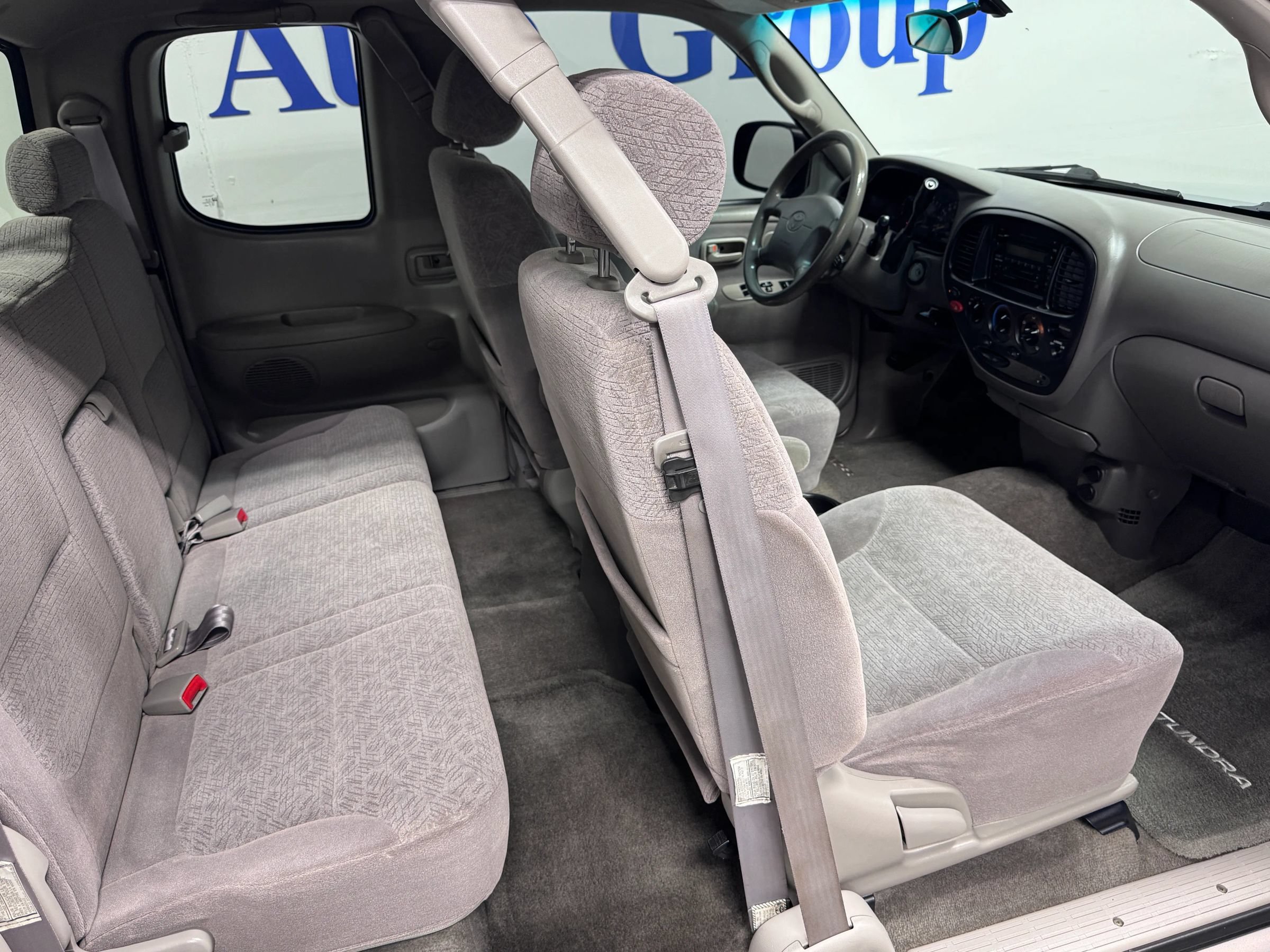 Used 2000 Toyota Tundra Limited w/ Off-Road Pkg AWD/4WD image 14