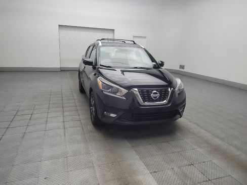 Used 2018 Nissan Kicks SR w/ Premium Package FWD image 13