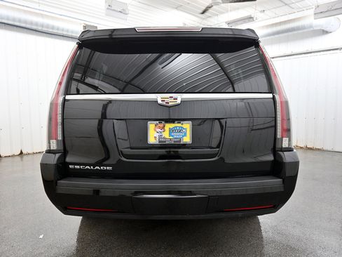 Used 2020 Cadillac Escalade ESV Platinum image 32