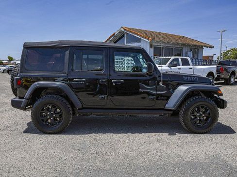 Used 2022 Jeep Wrangler Unlimited Sport AWD/4WD image 3
