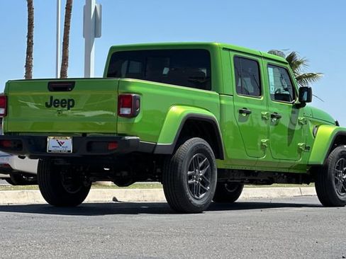New 2026 Jeep Gladiator Sport AWD/4WD image 3