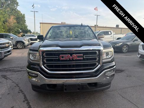Used 2017 GMC Sierra 1500 SLE w/ SLE Value Package AWD/4WD image 3
