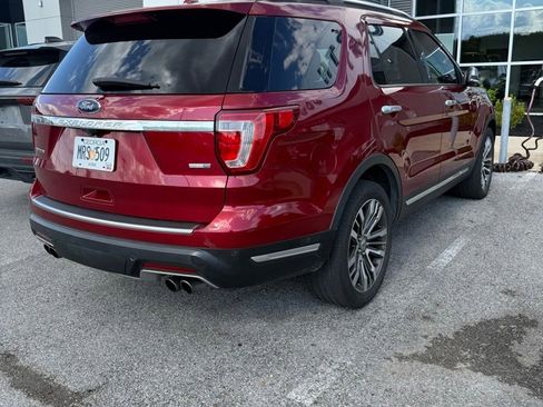 Used 2018 Ford Explorer Platinum AWD/4WD image 6