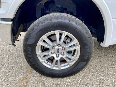 Used 2017 Ford F150 Lariat w/ Equipment Group 501A Mid image 18