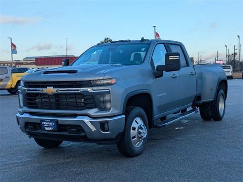 New 2026 Chevrolet Silverado 3500 LT image 6