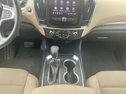 Used 2022 Chevrolet Traverse LS FWD image 20