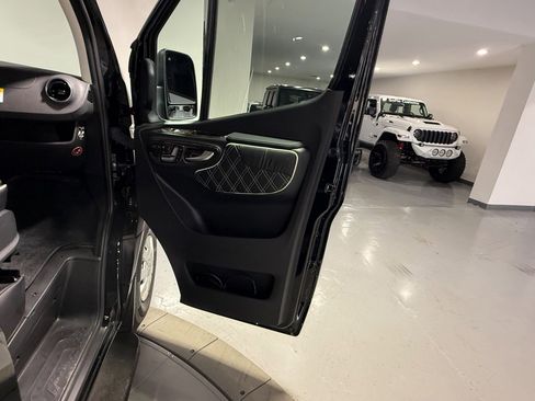 Used 2022 Mercedes-Benz Sprinter 3500 image 50