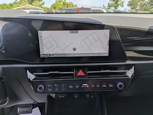 Certified 2023 Kia Niro EX FWD image 23