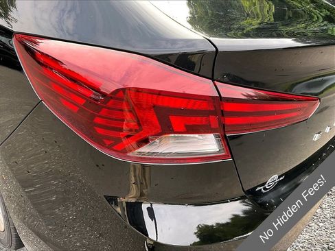 Used 2020 Hyundai Elantra SEL FWD image 24