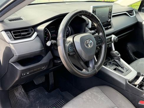 Used 2021 Toyota RAV4 XLE image 17