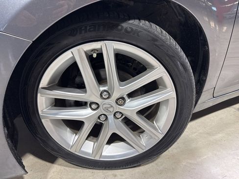 Used 2017 Lexus CT 200h w/ Navigation System Package image 2